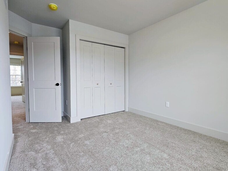 Building Photo - 950 N 9th St