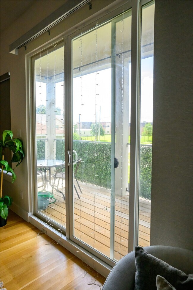 Building Photo - 4618 Nichols St