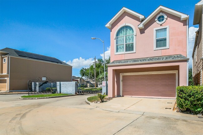 Building Photo - 10334 Panther Point Dr