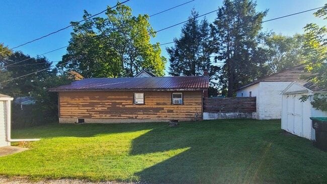 Building Photo - Your Own Bathroom in 3-Bedroom Student Hou...