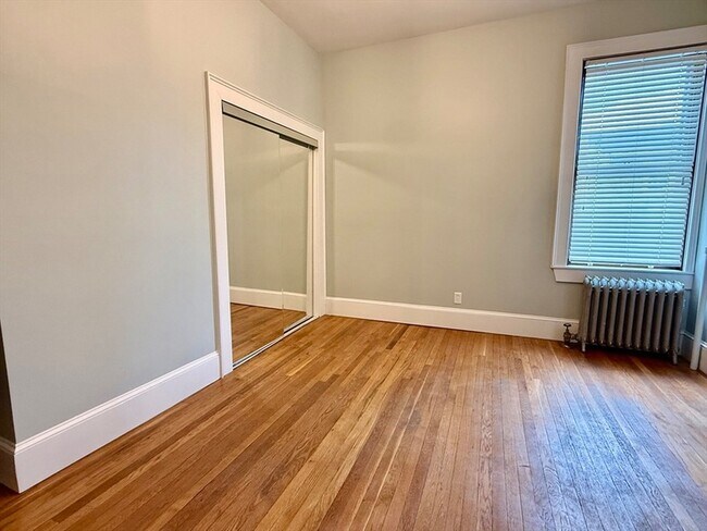 Building Photo - 114 Church St