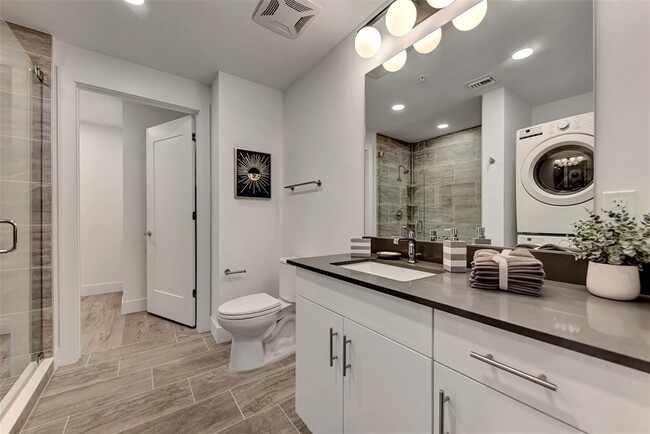 Building Photo - 1703 N Tamiami Trl