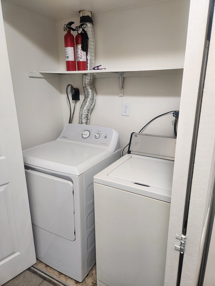 Washer/Dryer - 1100 Vincent Rd