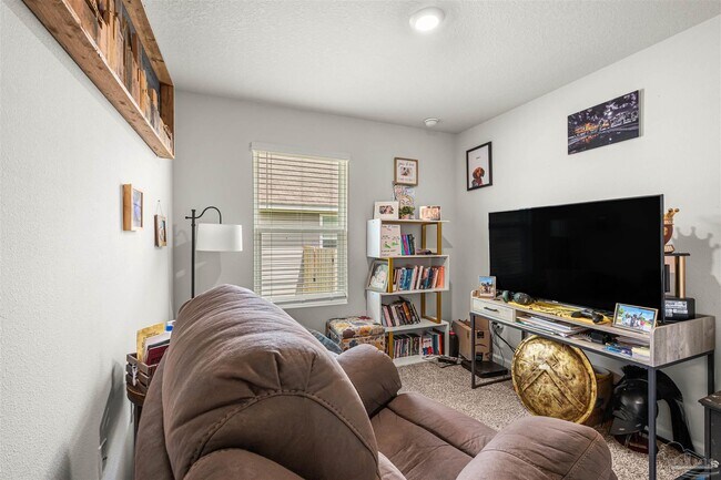 Building Photo - 5843 Belmont Stakes Rd