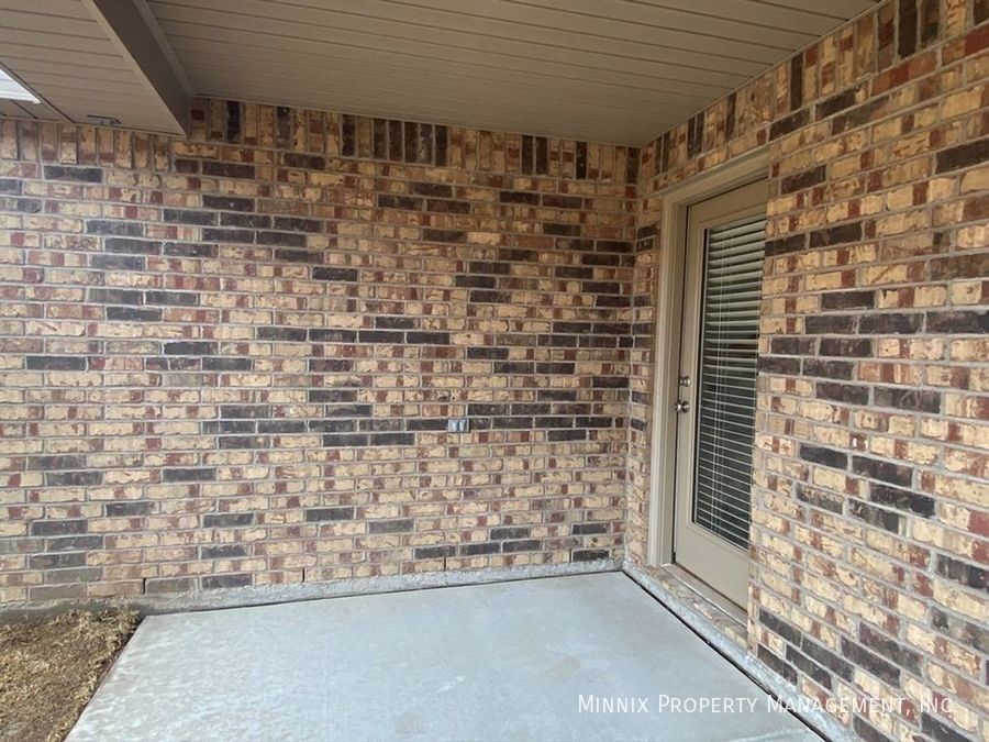 Building Photo - 1217 E 89th St