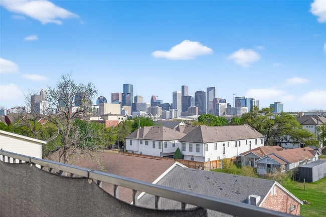 Building Photo - 2318 Emancipation Ave