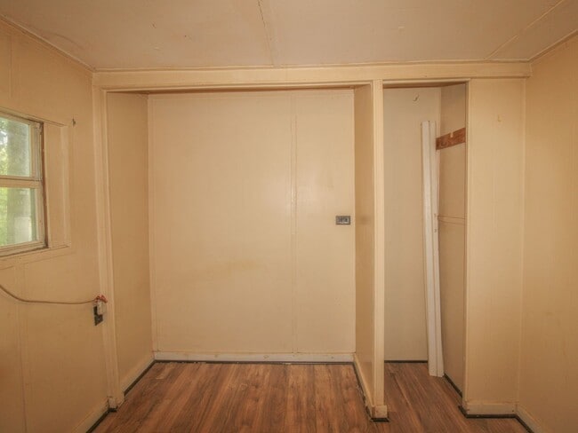 Building Photo - 14 Simpson Rd
