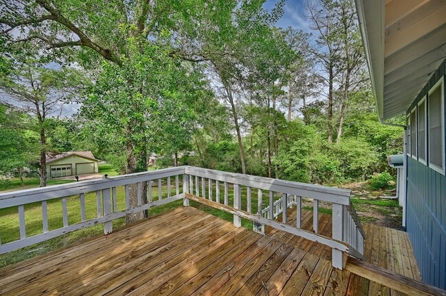 Building Photo - 9481 Lake Forest Cir