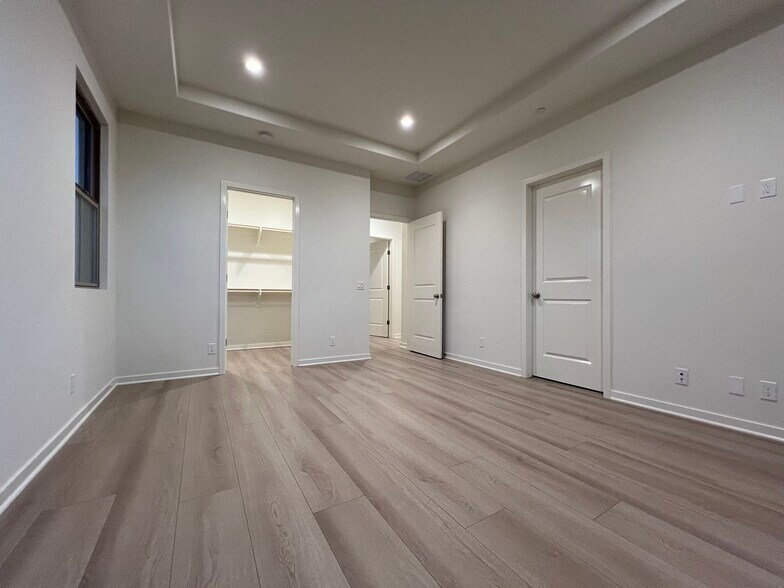 Building Photo - 104 Sugarwood