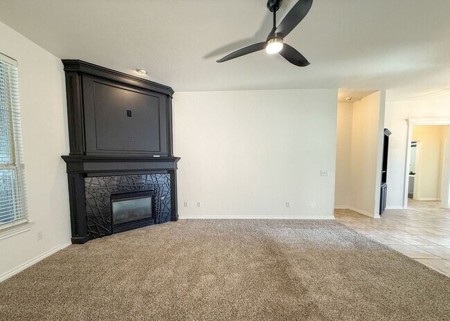 Building Photo - Gated in West Edmond! Storm Shelter! Tons of Space!
