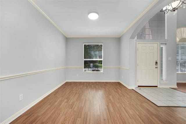Building Photo - 208 Del Cano Dr