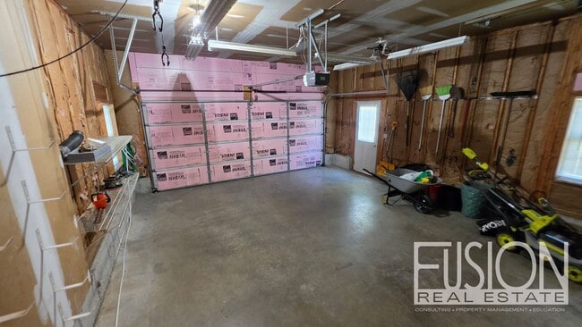 Building Photo - Elegant Four Bedroom Home in Dorset Farms!