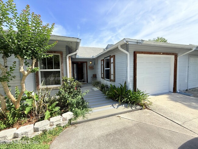 Building Photo - 14349 Courtney Woods Ln