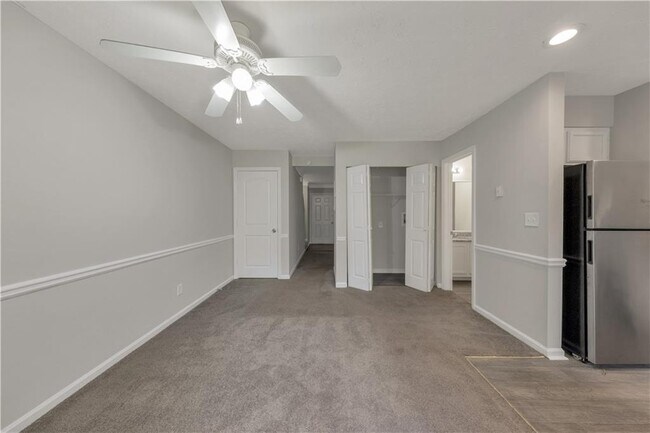 Building Photo - 1008 Huntington Trce SE