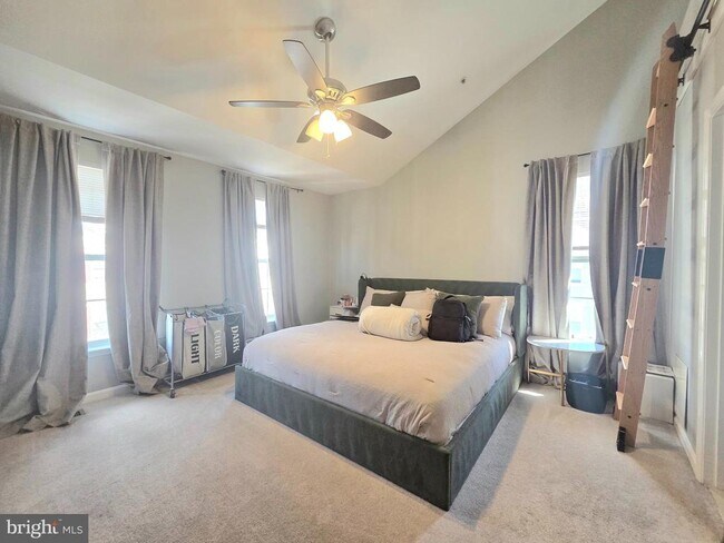 Building Photo - 1604 Post Oak Dr