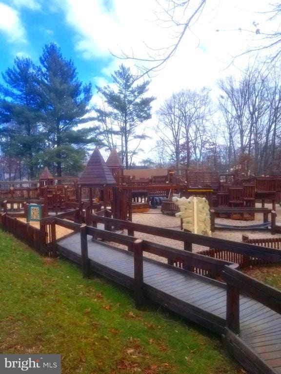 Building Photo - 2919 Seminole Rd