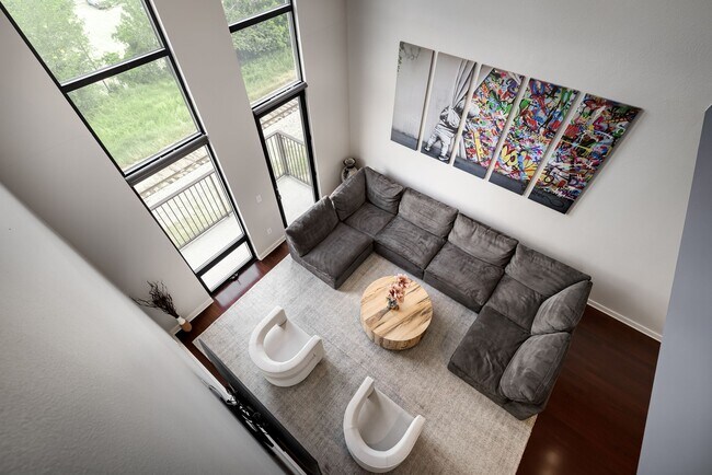 Building Photo - 2608 Museum Way