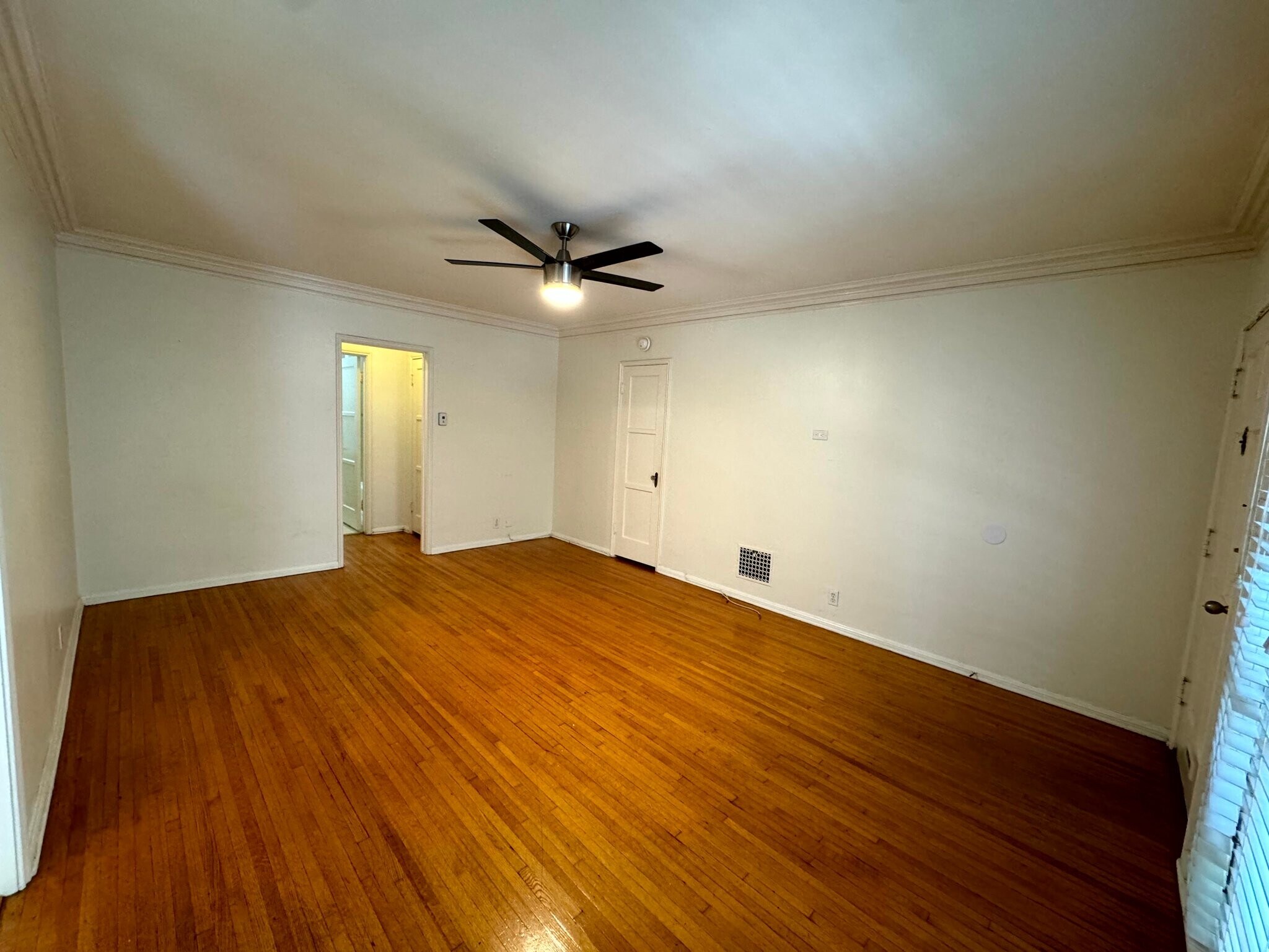 Building Photo - 1271 N Crescent Heights Blvd