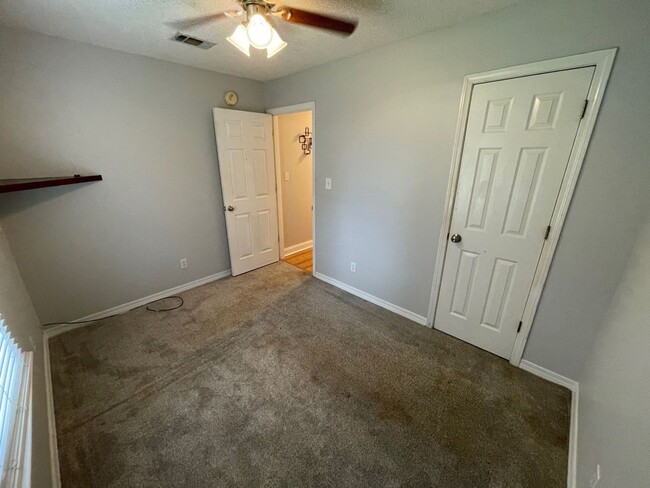 Building Photo - 8562 Vehlin Ct