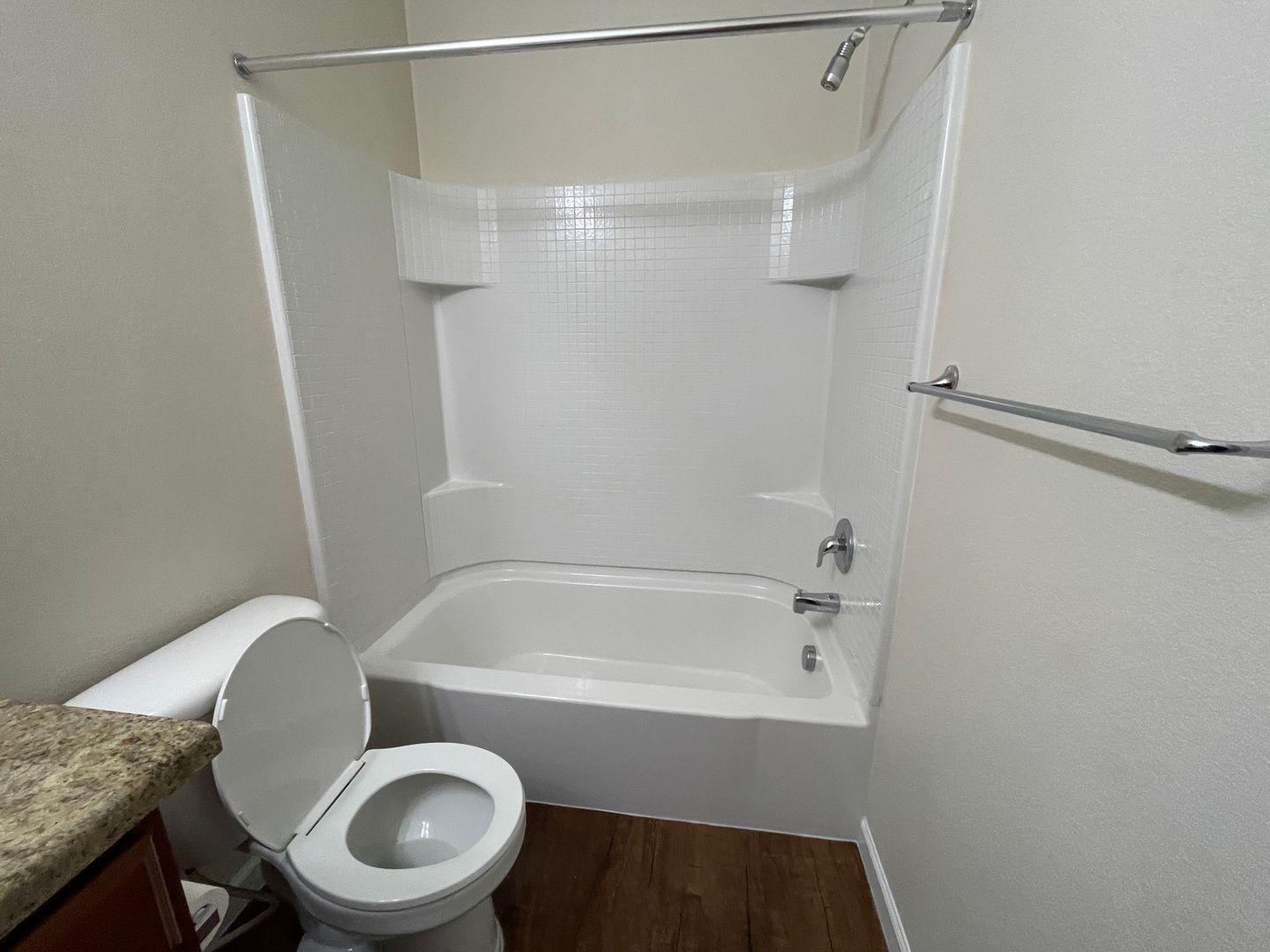 Building Photo - 540 Colins Ct