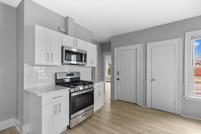 Building Photo - 55 Admiral St