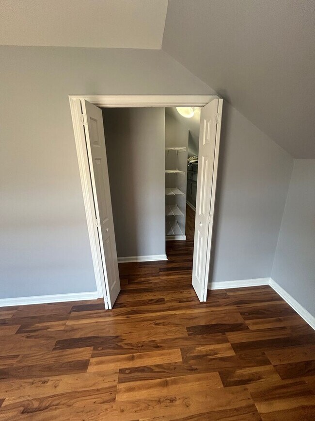 Building Photo - 4897 Southgate Pkwy