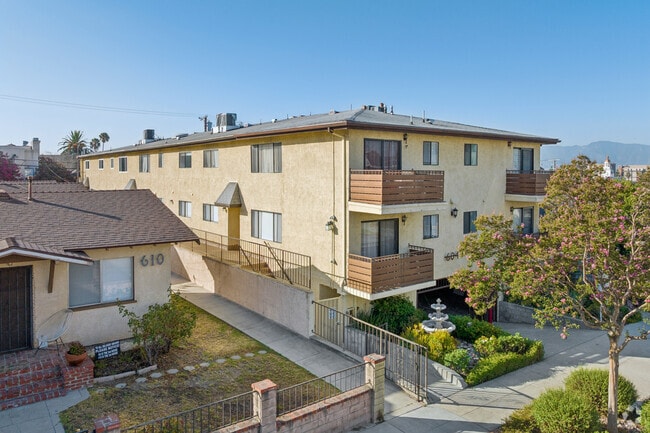 Building Photo - 604 E Orange Grove Ave