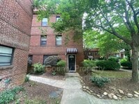 Building Photo - 702 Argonne Ave NE