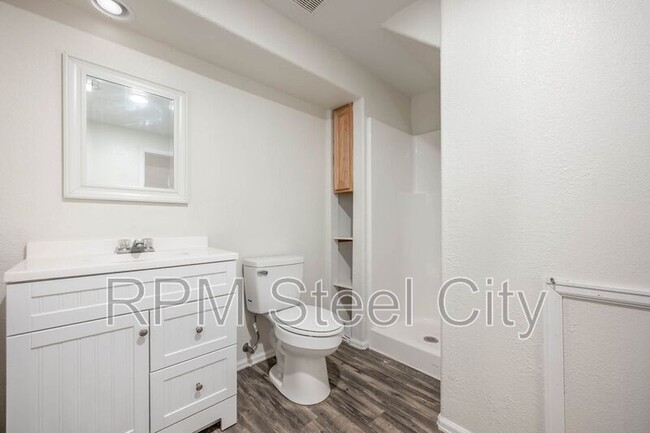 Building Photo - 265 N Paramount Ln