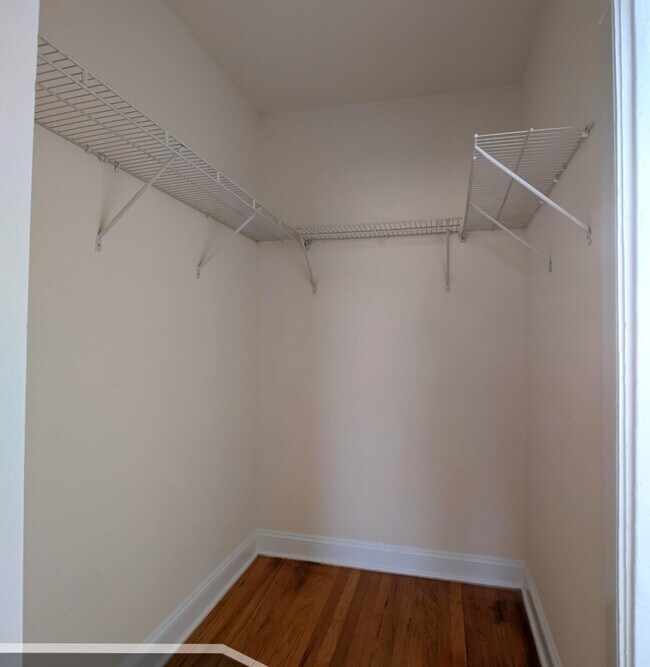 Building Photo - 2651 N Spaulding Ave