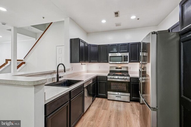 Building Photo - 8 Crusader Ct