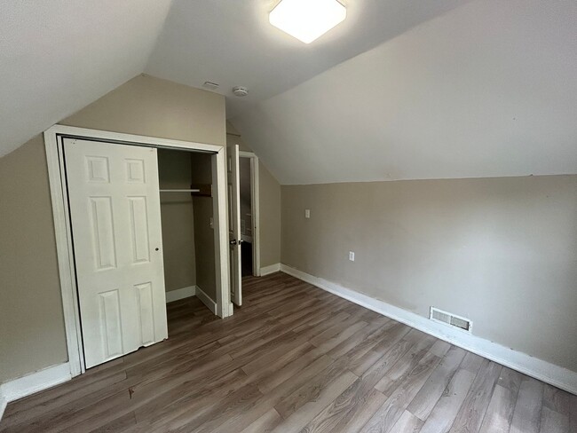 Building Photo - 3 Bed 1 Bath house in Rock Island