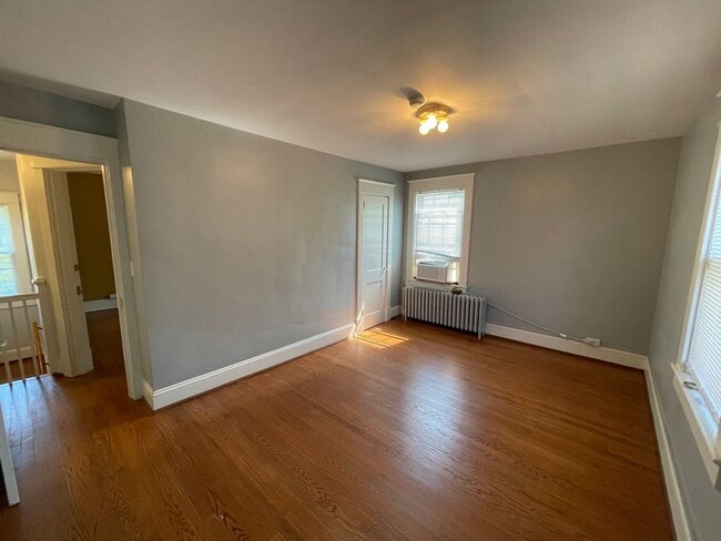 Building Photo - Charming House on Fontaine Ave