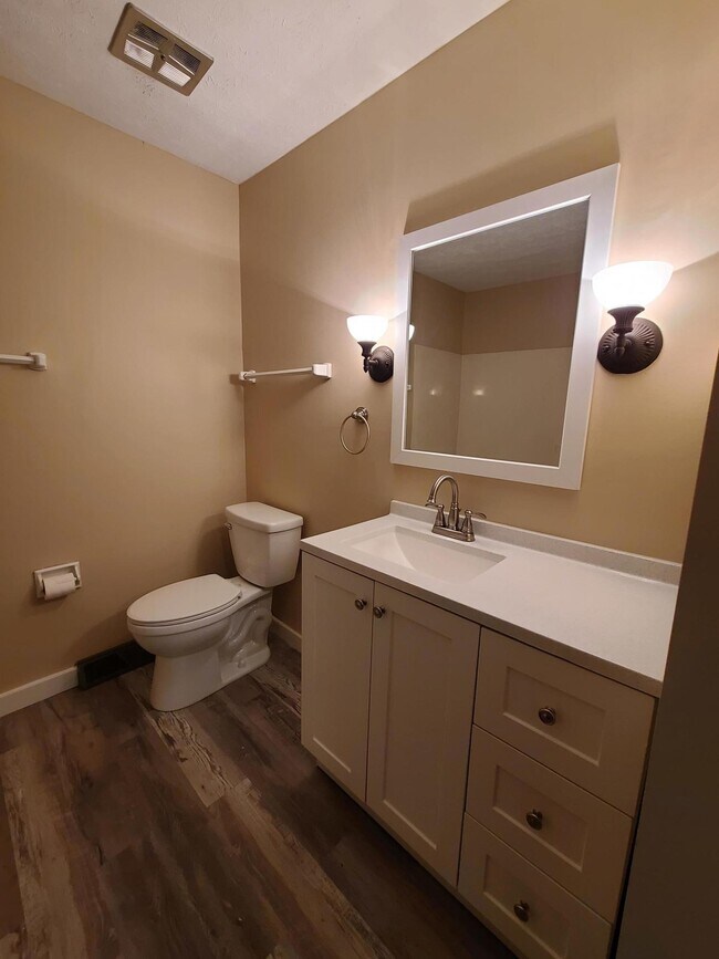 Building Photo - 1488 Bradshire Dr