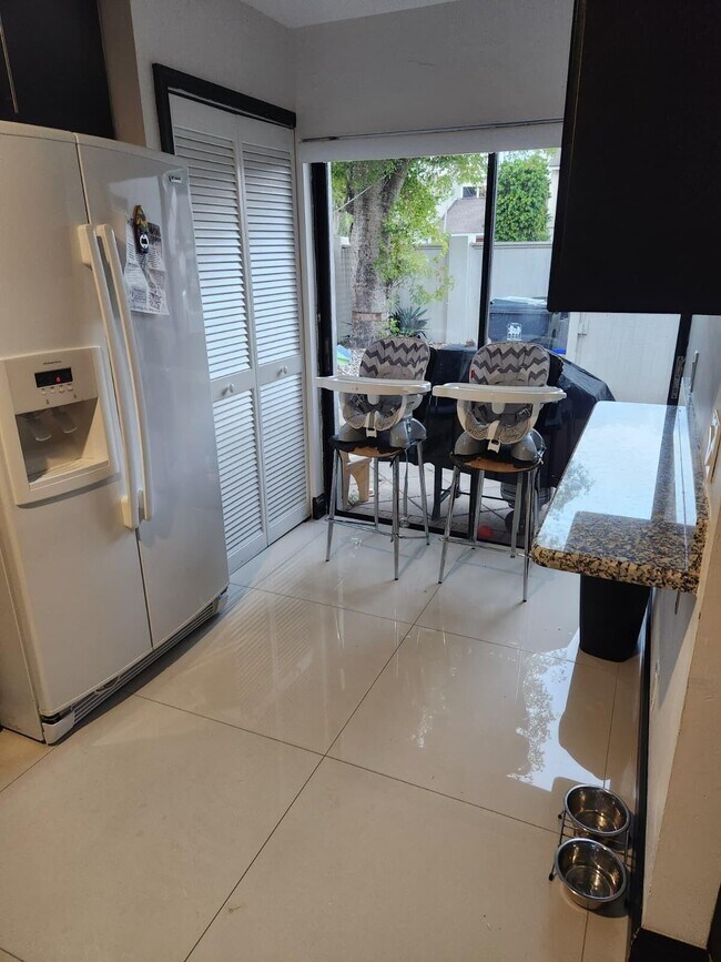 Building Photo - 12760 Spinnaker Ln