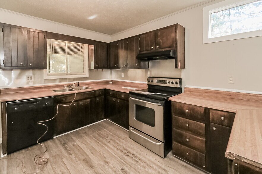 Building Photo - 8392 San Jose Trail