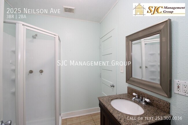 Building Photo - 2025 Nielson Ave