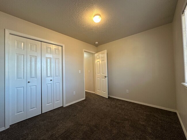 Building Photo - 3bed, 2bath, 1340sq.ft. home in Nottingham Greens - Middleton