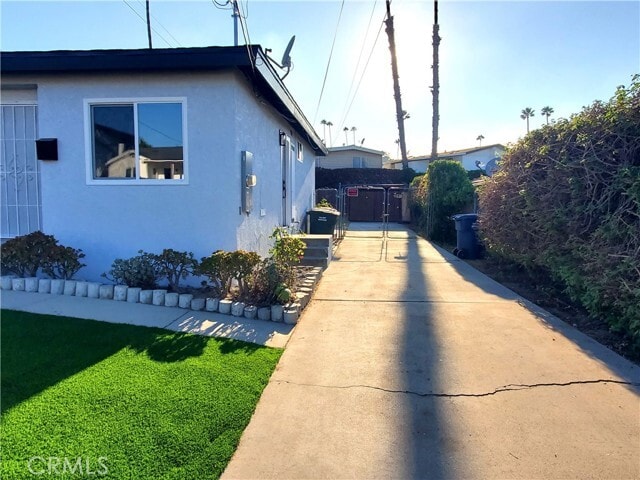 Building Photo - 25913 Hillworth Ave