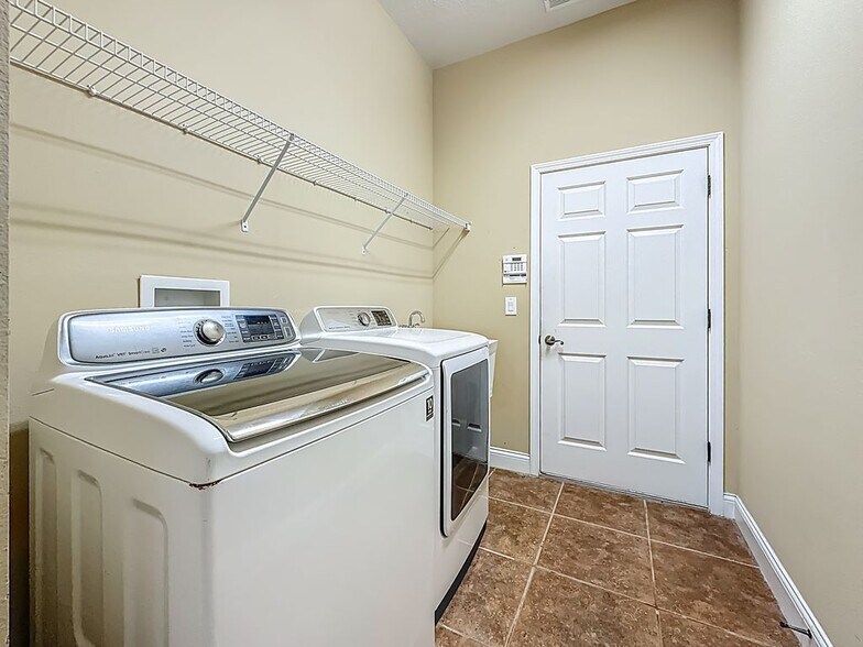Building Photo - 20626 Longleaf Pine Ave