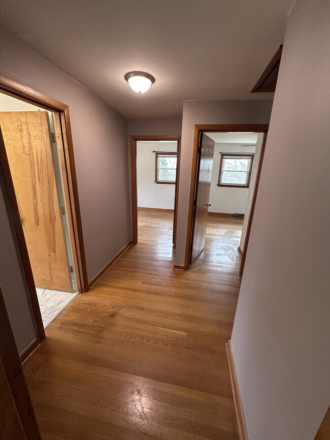 Building Photo - 638 Oakland Dr