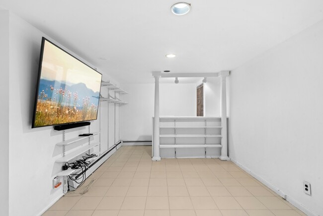 Building Photo - 2630 Boston Post Rd