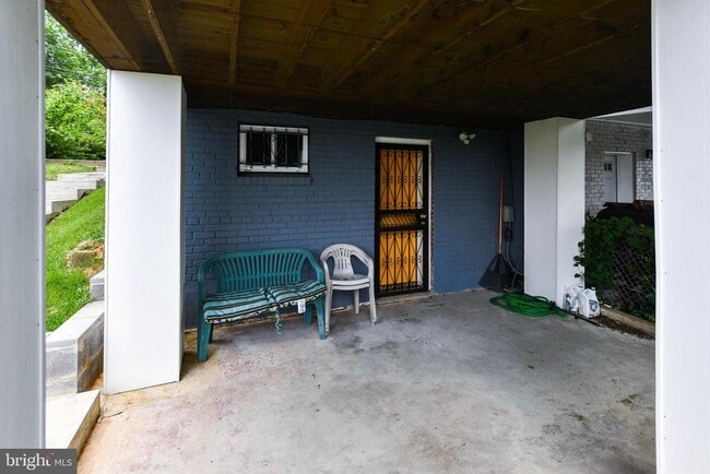 Building Photo - 531 Hilltop Terrace SE