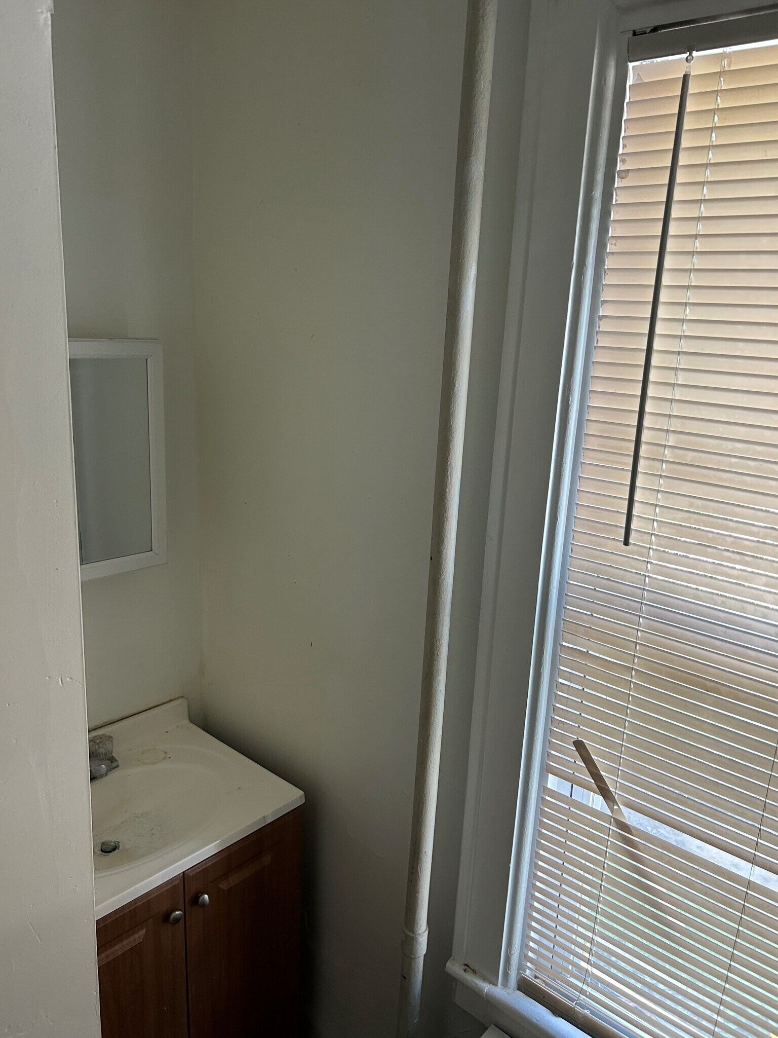 Bathroom Pic 4 - 415 NY-146