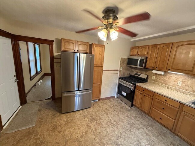 Building Photo - 1 Drolet Ave