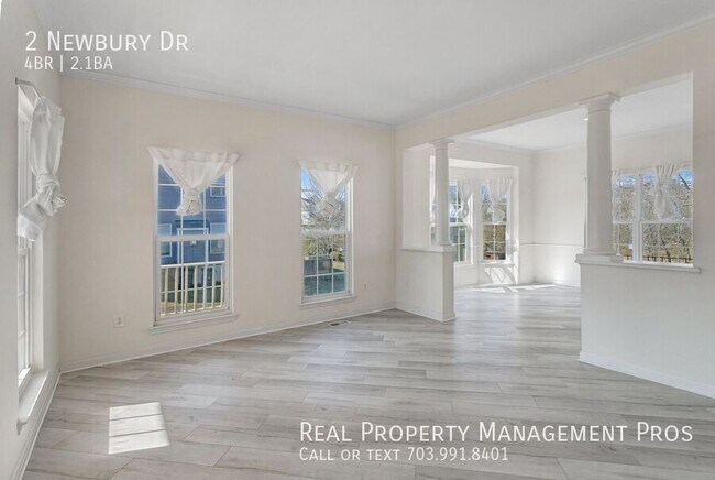 Building Photo - 2 Newbury Dr