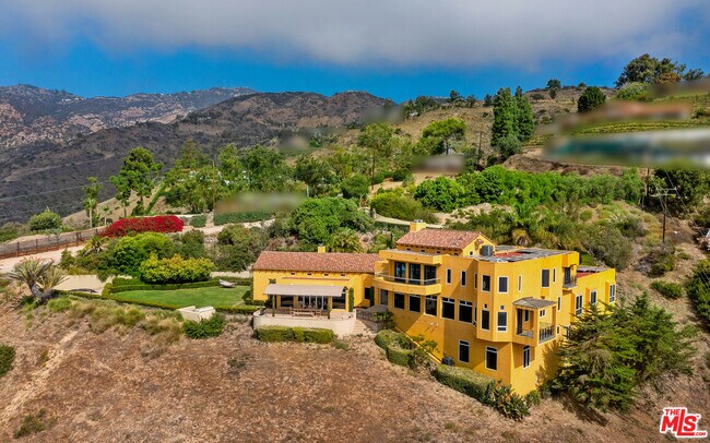 Building Photo - 3235 Rambla Pacifico St