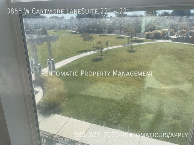 Building Photo - 3855 Gartmore Ln