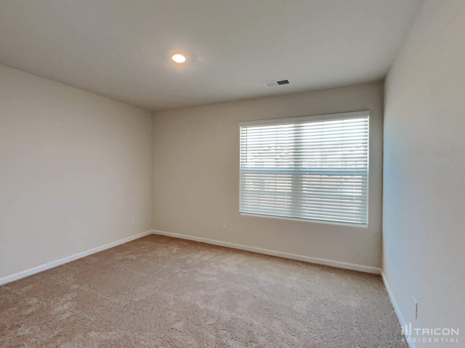 Building Photo - 2128 Southlea Dr