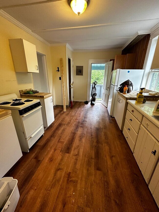 Building Photo - 26-28 Monroe Street